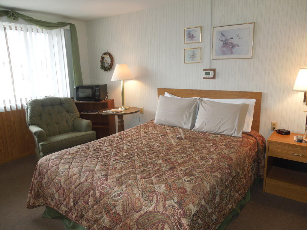 Plaza Motel Браян Екстер'єр фото
