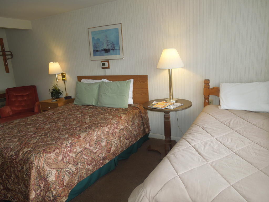 Plaza Motel Браян Екстер'єр фото