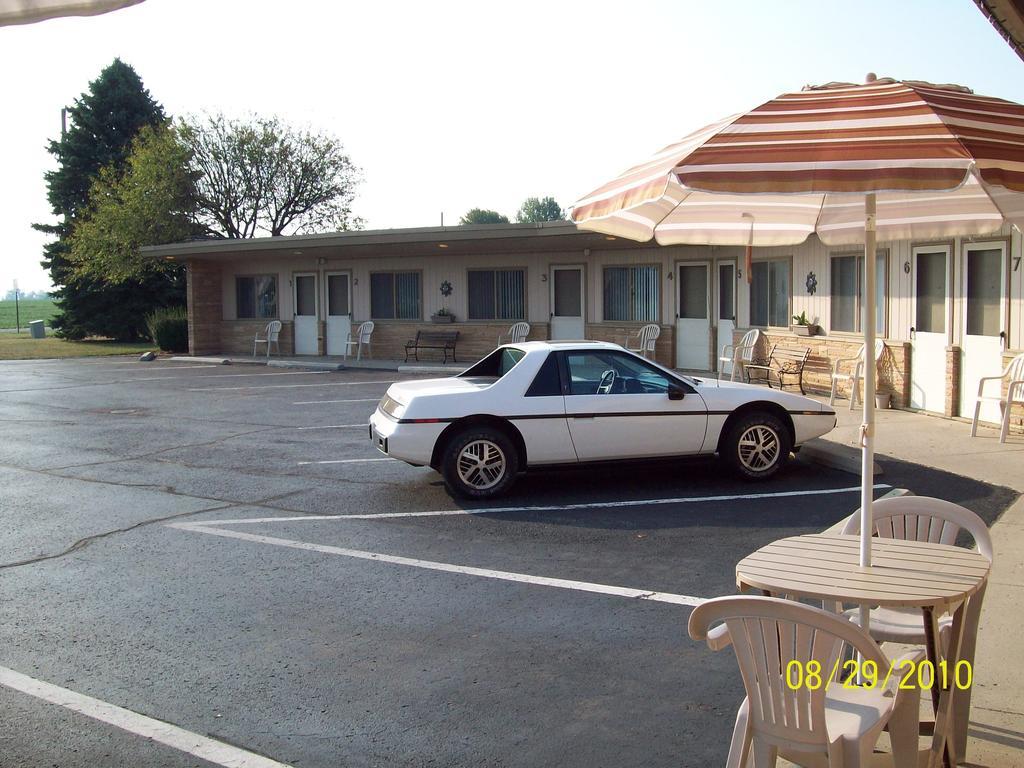 Plaza Motel Браян Екстер'єр фото